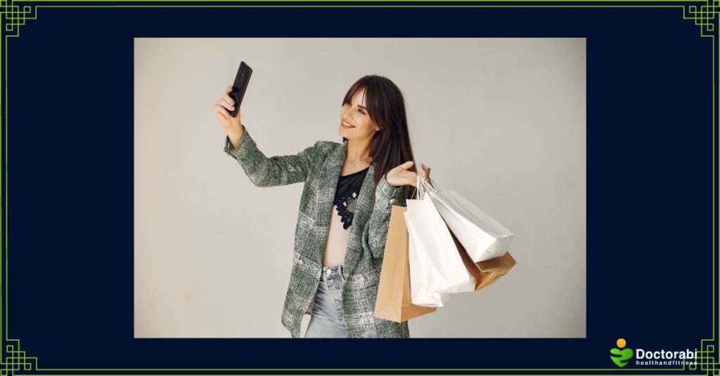 7-Reasons-to-go-shopping-Shopping-selfie