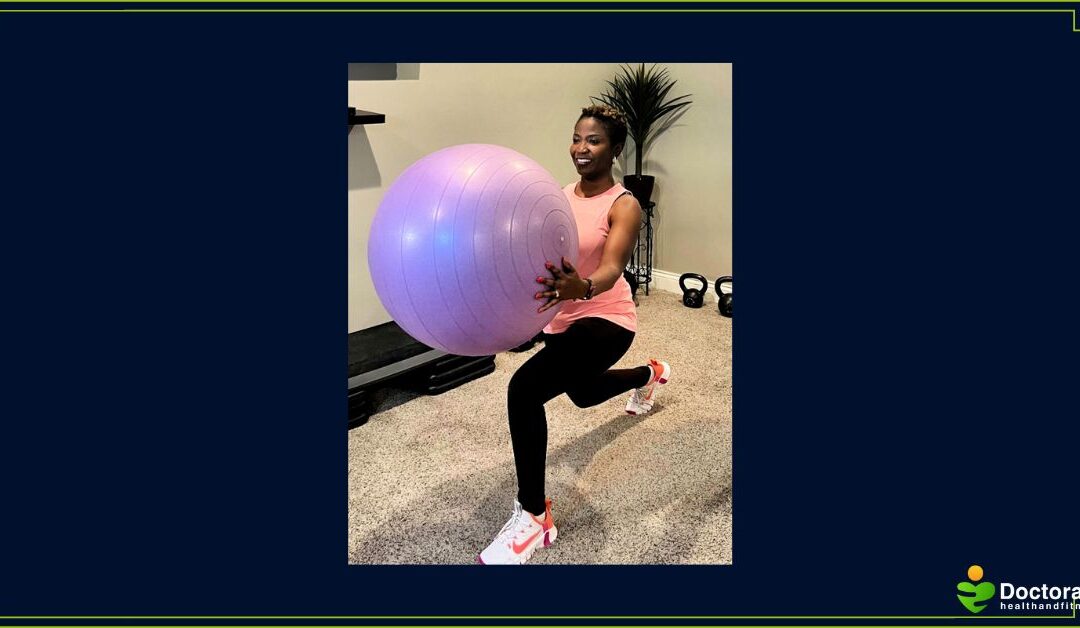 Gentle Yet Effective: Why Women Over 40 Should Use an Exercise Ball